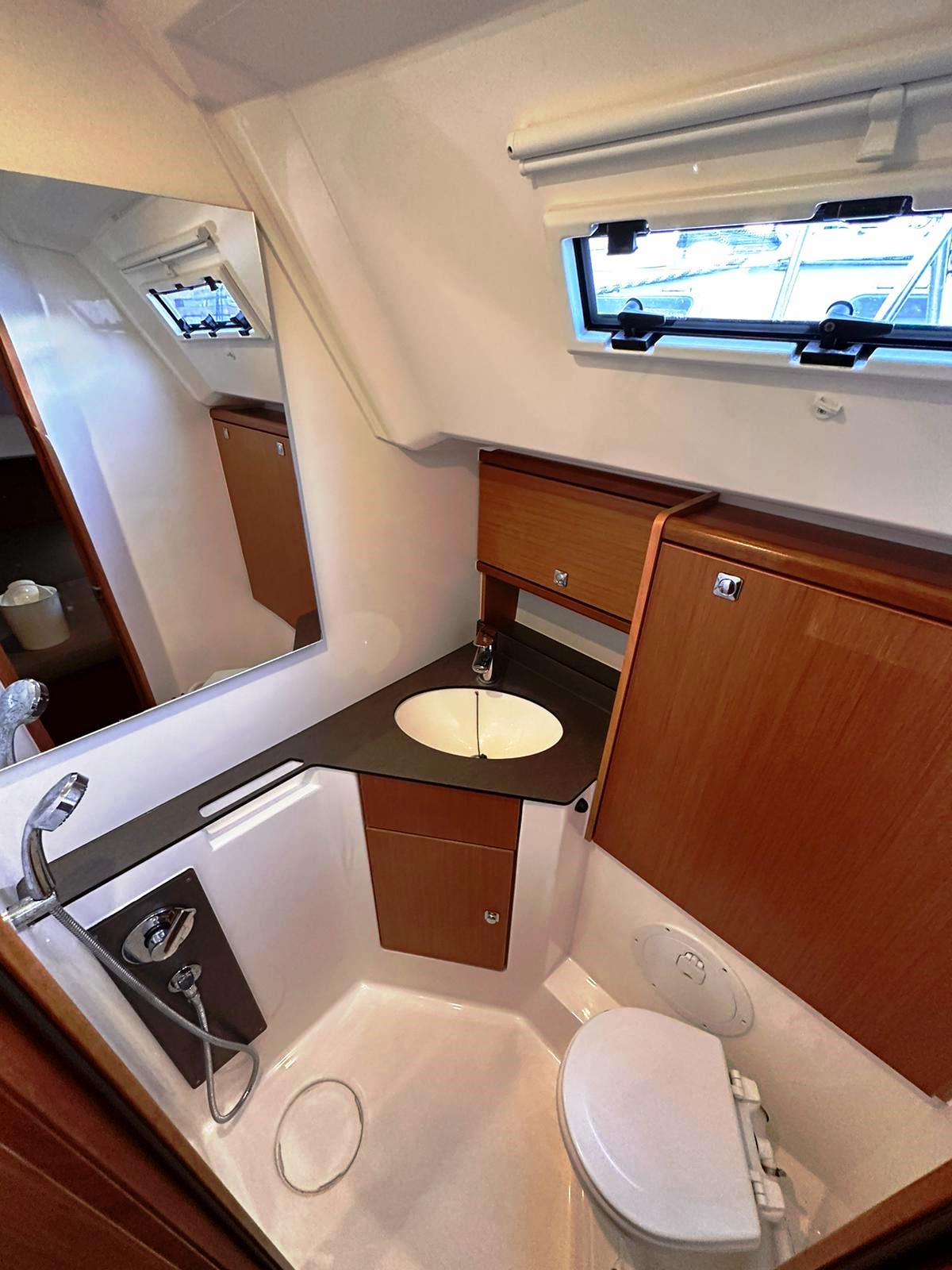 Baie modernă Bavaria 46 Cruiser